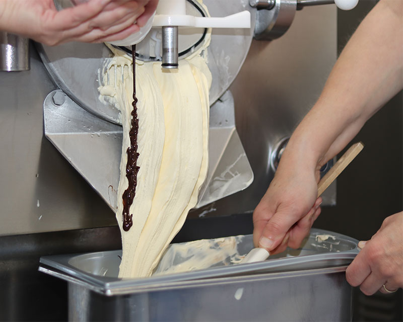 Über uns 3 Eis wird verfeinert und abgefüllt